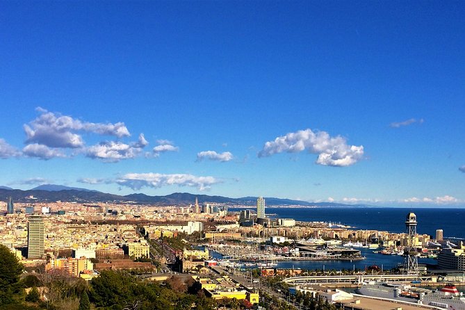 Sagrada Familia and Old Town Private Tour with Hotel Pick-up - Eixample Grid to Passeig de Gràcia: Modernist Barcelona in Motion