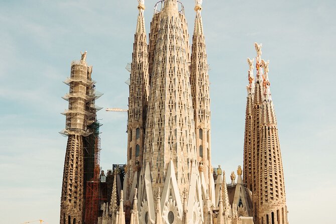 Sagrada Familia Closing Time Tour with Rooftop Views - Skip-the-line entry: saving energy for the best parts