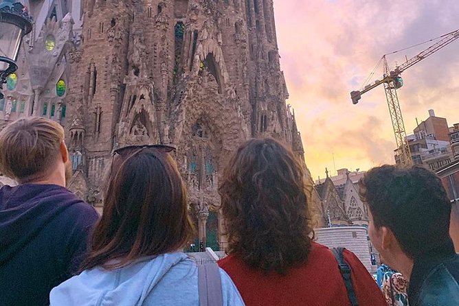 Sagrada Familia Exterior Free Tour: Stories, Secrets & Symbolism - Sagrada Familia Exterior: Why This Short Walk Works So Well
