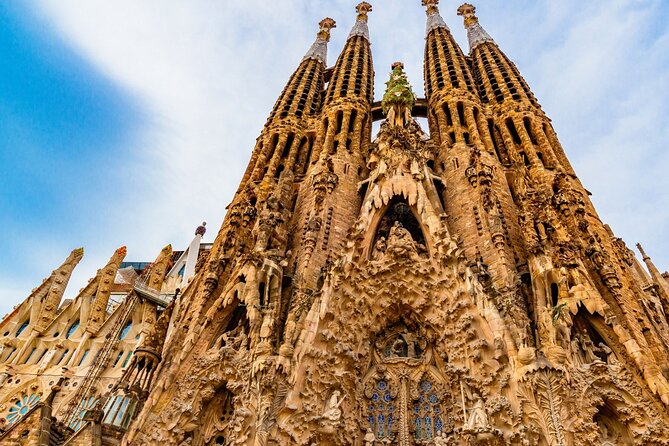Sagrada Familia : Guided tour inside Skip the line! - Stop 1: Façana del Naixement and the Birth Story You Can Spot