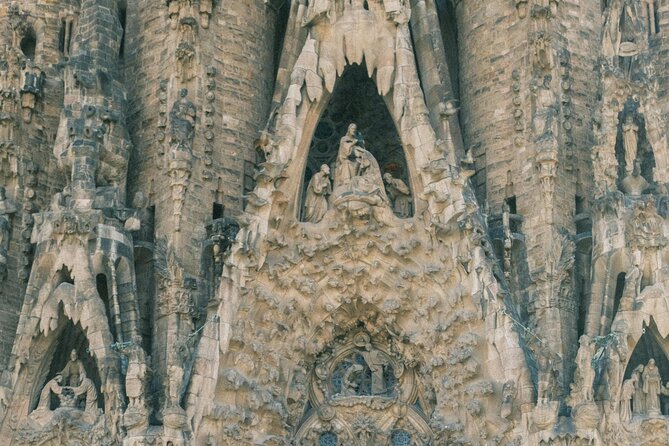 Sagrada Familia Guided Tour & Skip the Line Ticket in Barcelona - Comfort and Clarity: Why Headsets Matter With a Live Group