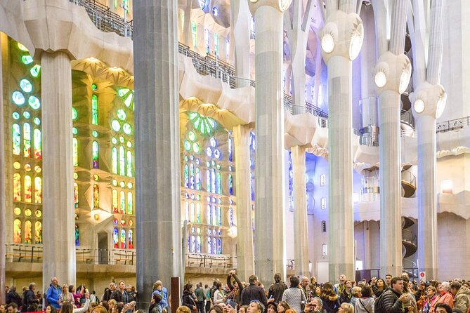 Sagrada Familia guided Tour with a German-Speaking Guide - Dress code and entry rules: avoid the easy mistakes