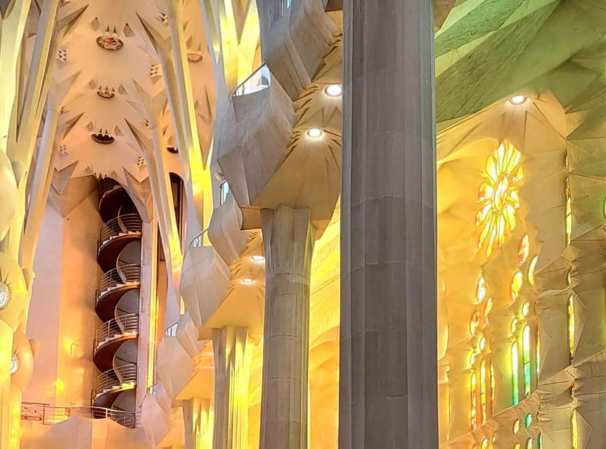 Sagrada Familia Guided Tour with Skip-the-Line Entry Ticket - Looking for ALFA & OMEGA and other iconography details