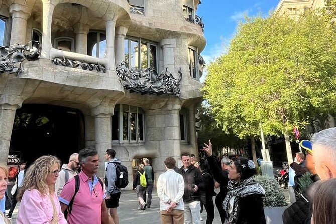 Sagrada Familia & La Pedrera Small Group Tour with Cava Tasting - Price and what you’re really paying for at $164.43