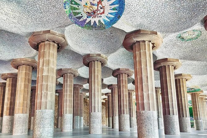 Sagrada Familia & Park Güell Optional: Small Group Tour - Small-group guiding: Jorge’s style and the photo factor