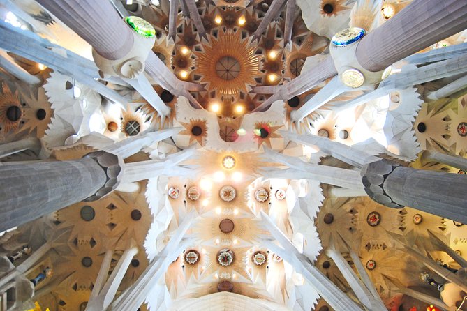 Sagrada Familia Private Guided Tour with Skip the Line Tickets - Façades Outside: Turning Details Into a Story You Can Remember