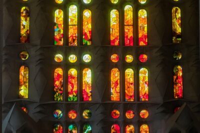 Sagrada Familia Private Tour in Barcelona - Park pause on the way: a small breath before the big building
