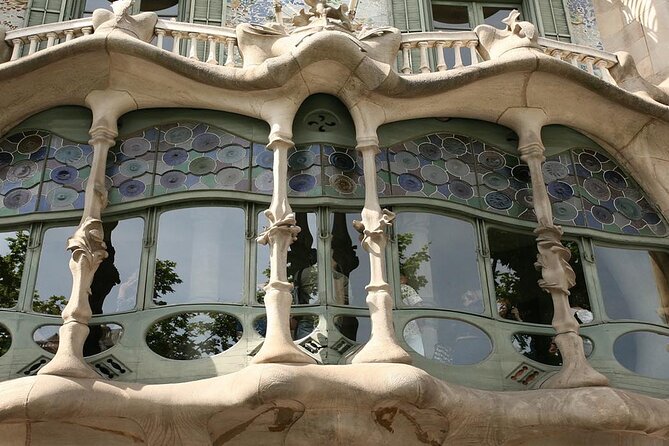 Sagrada Familia Private Tour - Unlock the mysteries of Gaudi - What you’ll learn beyond famous facades