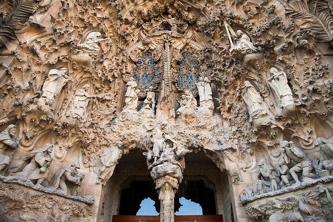 Sagrada Familia Private Tour with Expert Guide - Why the 4 pm Start Changes Everything Inside Sagrada Familia