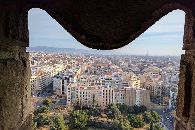 Sagrada Familia Skip-the-Line Private Tour with Guide - Guide style you’ll actually feel: questions, stories, and timelines