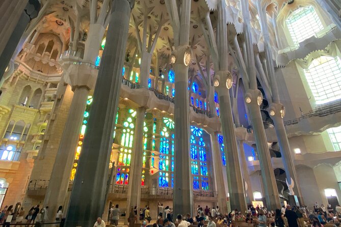 Sagrada Familia Tour with Express Entry and Local Guide - Why skipping the Sagrada line changes everything