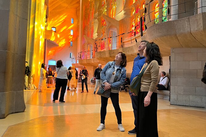 Sagrada Familia Tour with Express Entry and Local Guide - What “local guide” really adds here
