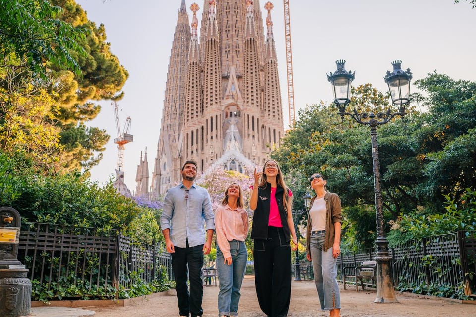 Sagrada Familia with Official Guide & Fast-Track Entry - Getting oriented at the meeting point (Entrance A, gift shop area)