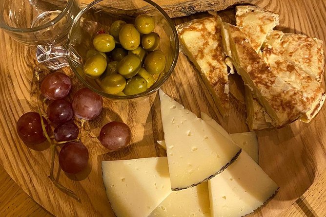 Sangria Cultural Workshop with Tapas - Who should book this sangria workshop (and who might skip it)