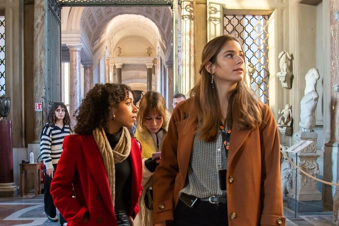 Secrets of Barcelona Old Town Guided Walking Tour - Stop 1: Els 4 Gats and the artistic spark