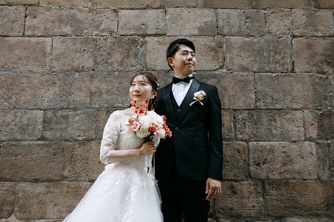 Shine in the Streets of Barcelona: cinematic & candid photos - Why a private photo walk suits Barcelona’s Gothic Quarter
