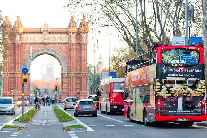 Shore Excursion: Barcelona City Tour Hop-On Hop-Off - Finding Stops Under Pressure: Traffic, Crowds, and Route Changes
