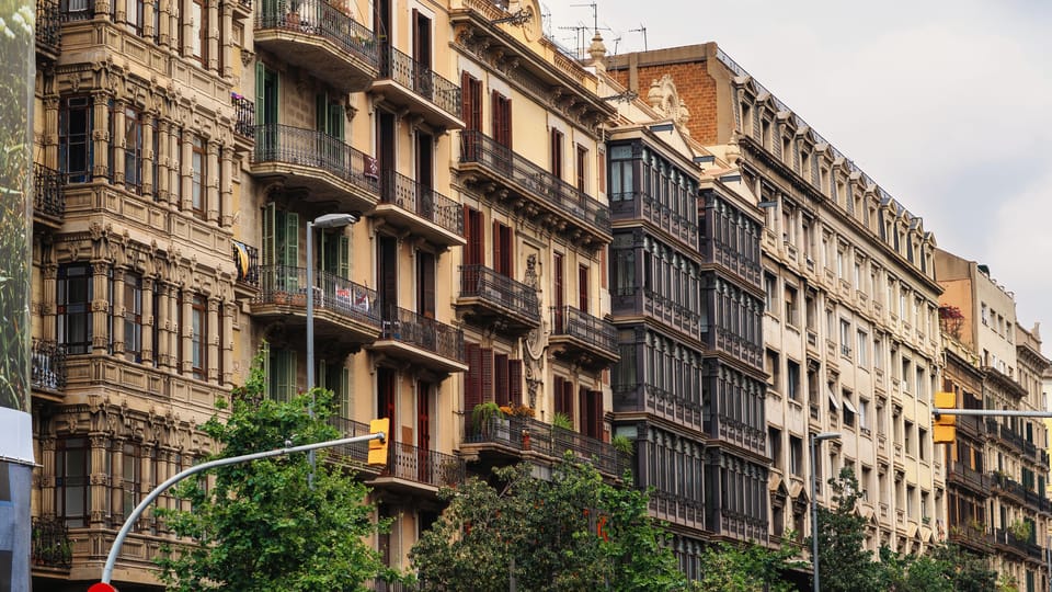 Shore Excursion of Barcelona - The Gothic Quarter: medieval streets, quick guided time