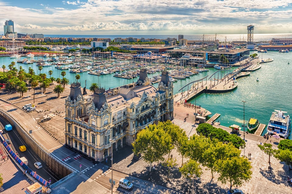 Shore Excursion of Barcelona - Getting oriented fast: the Port start and the 30-minute transfer