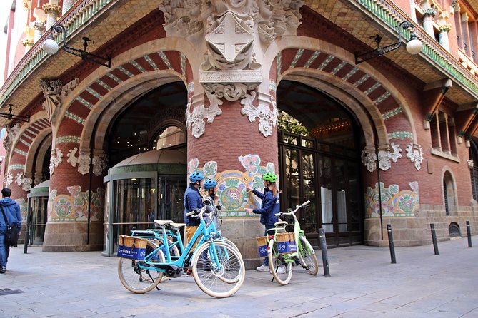 Sights of Barcelona E-Bike Tour Led by a Local Guide - Why an e-bike loop beats walking in central Barcelona