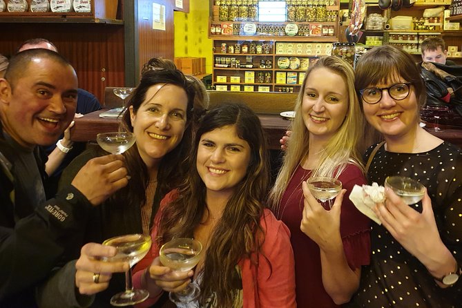 Sip, Sites & Bites Barcelona Food, Drinks & History Tour - Meeting at Pg. d’Isabel II and how the 3.5 hours actually feel