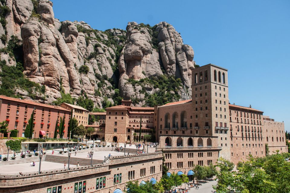 Skip-the-Line Barcelona & Montserrat Tour with Pick-up - Park Güell: when skip-the-line helps (and when it’s optional)