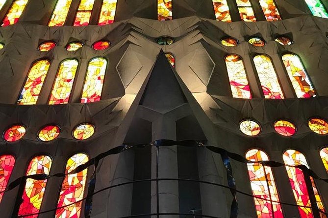 Skip The Line : La Sagrada Familia Guided Tour - Group size (max 9) and the pace you’ll feel