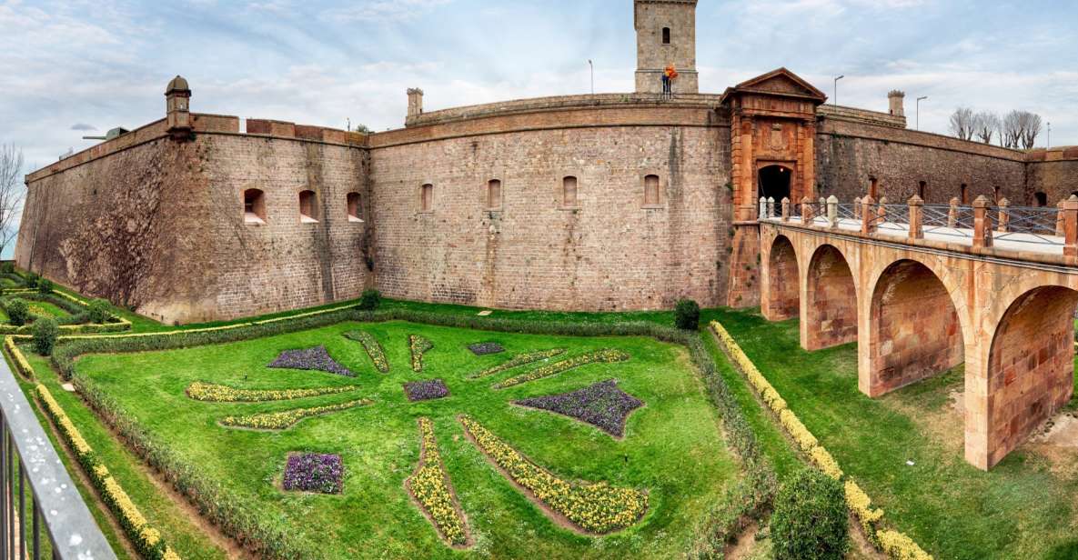 Skip-the-line Montjuïc Castle Tour with a Cable Car Ride - Fortress story time: revolt, siege, and wars explained where it happened