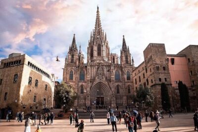 Small Group Barcelona Walking Tour, Flamenco Show & Tapas Dinner - Ending the walk at Santa Maria Mar Church (Born district)