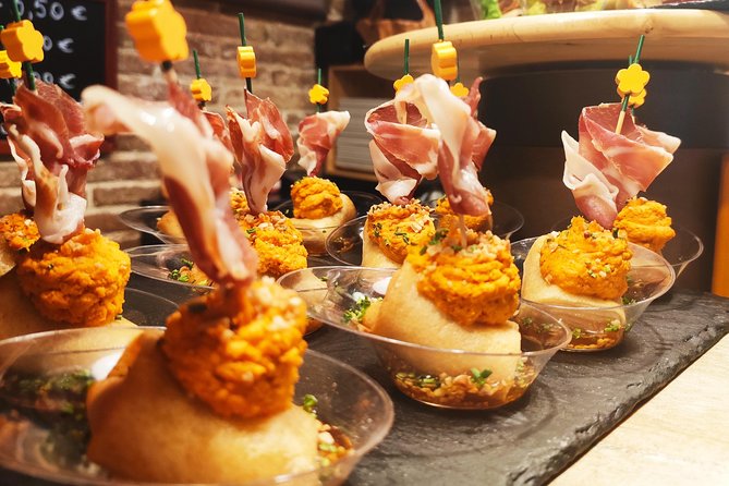 Spanish Wine and Tapas Tour in a Local Neighborhood in Barcelona - Why Poble Sec wine-and-tapas works better on foot
