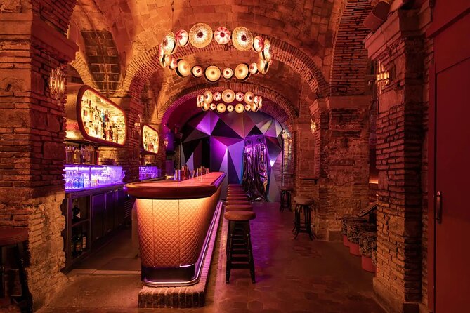 Speakeasy Bar Tour & VIP Nightclub - Stop 1: Flaherty’s Irish Pub Meet-and-Play Start