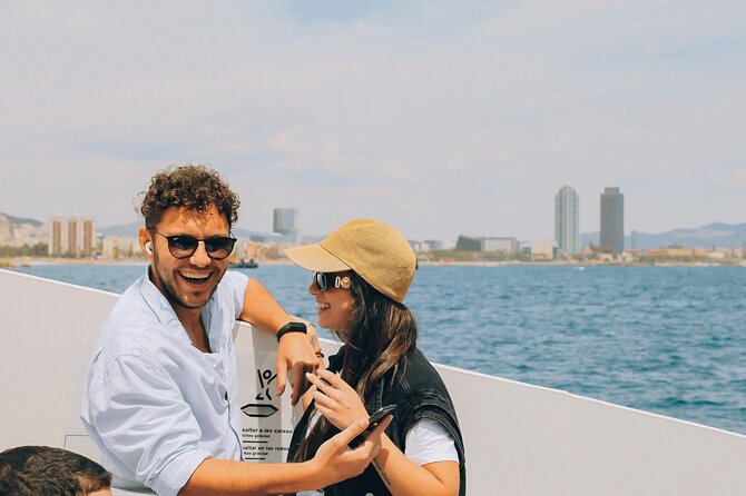 Sunset Catamaran Cruise with Live Music in Barcelona - The music: live in summer, variable in feel