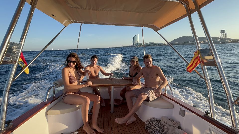 Sunset from a private Classic Yacht - Drinks, snacks, and music while the skyline slides by