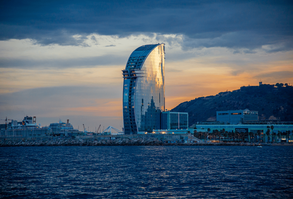 Sunset Sailing Experience in Barcelona - Why Barcelona looks better from sailing glass and sea air