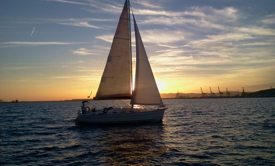Sunset Sailing Experience in Barcelona - Drinks, snacks, and the kind of break that makes the hour feel longer