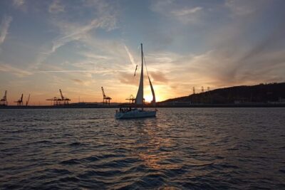 Sunset Sailing Experience w/ Live Spanish Guitar & Spanish Tapas - Live Spanish Guitar: What the Music Adds (and When You Might Want More)