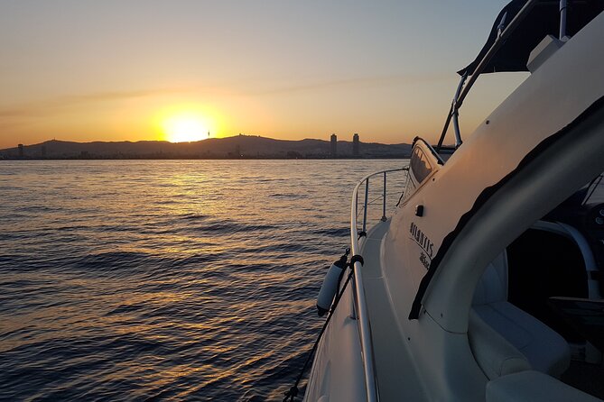 Sunset yacht ride in Barcelona + snacks and drinks - Key things to know before you go