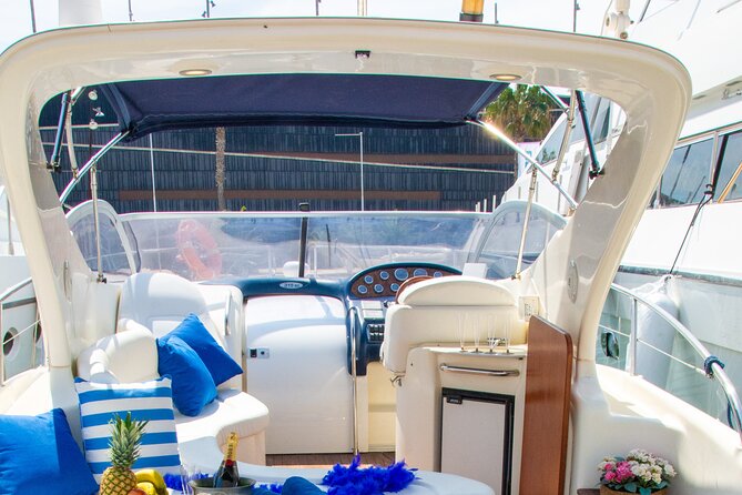 Sunset yacht ride in Barcelona + snacks and drinks - Where you meet: Olympic Port convenience and quick access