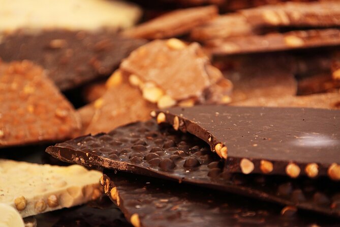 Sweet Tasting & Stories Small Group Tour - Las Ramblas: quick snack-stop energy, not a long detour