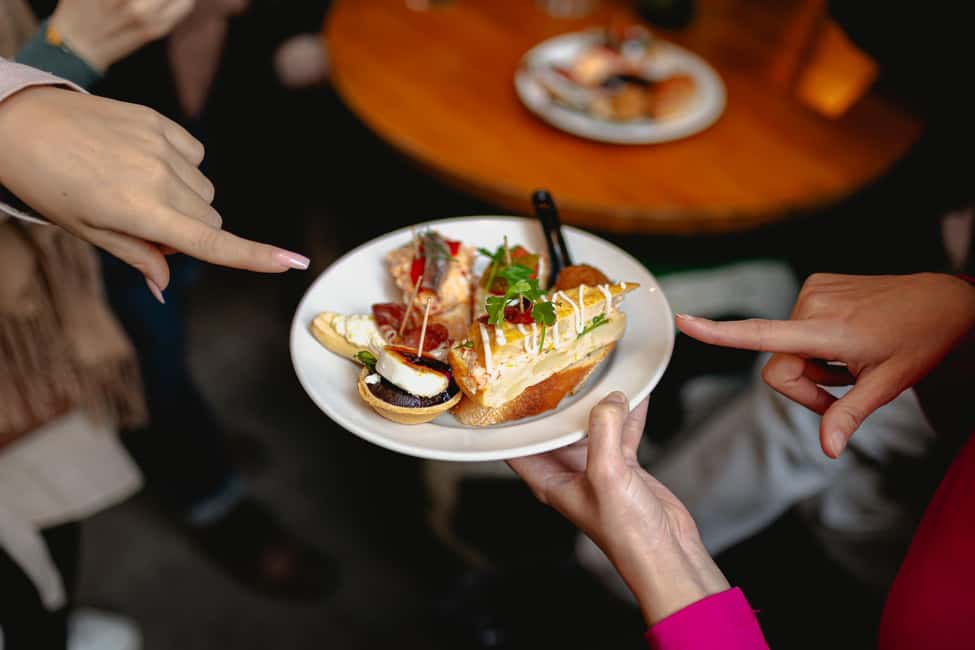 Tapas Food Tour with Dinner in Barcelona - Plaça dAntonio López to your first tastings: the 1-hour guided setup
