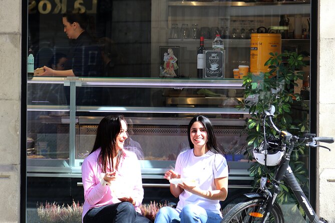 Tapas Tasting Bike/E-Bike Tour in Barcelona - Stop-by-stop: from Arc de Triomf to the Modernist cluster
