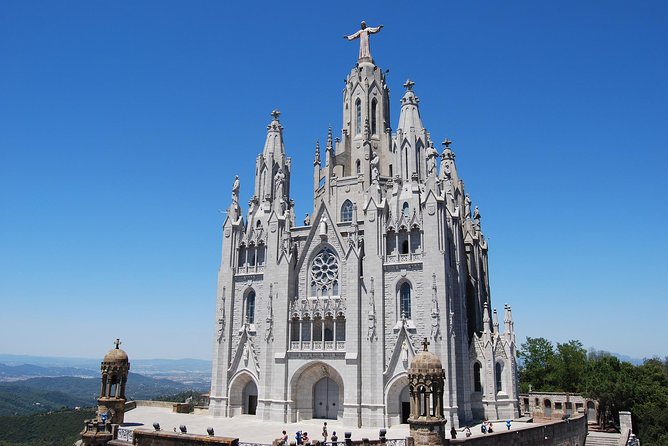 Taxi Transport from Barcelona airport to hotel - When to consider a regular taxi instead