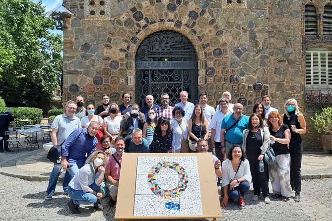 Teambuilding Barcelona: Create the logo of your company in mosaic - Who should book this Mosaiccos workshop?