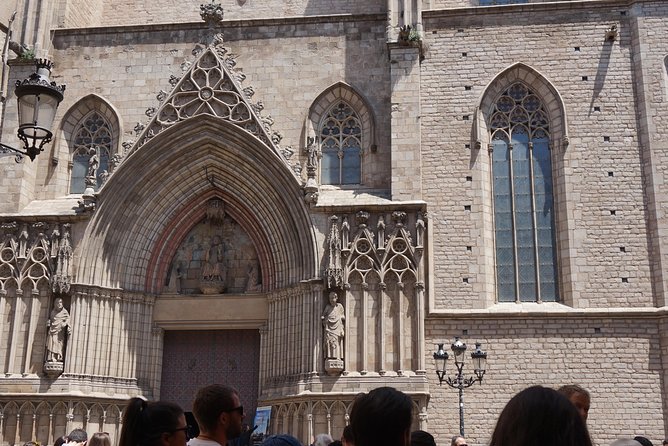 'The Cathedral of the Sea' Walking Book Tour - Stop 2: Carrer Montcada and the medieval-to-Baroque “main street” effect