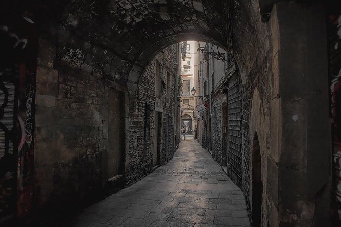 The Gothic Trail – Ghosts of Barcelona Exploration Game - Safety and crowd comfort: private, but still your responsibility