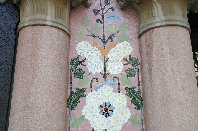 The Story of Gaudi and Modernism Private Walking Tour - The Gaudí story you’re actually here to hear