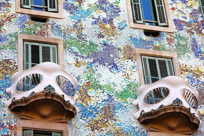 The wonders of architecture 2 hours on foot in Barcelona - Two Hours of Barcelona Architecture That Actually Lets You Look