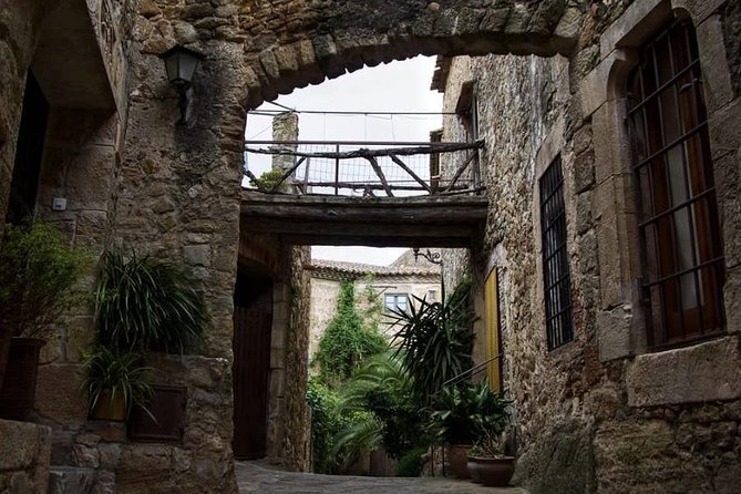 Three Medieval Gems & Local Lunch Private Tour from Barcelona - Pals medieval village and the Tower of the Hours viewpoint
