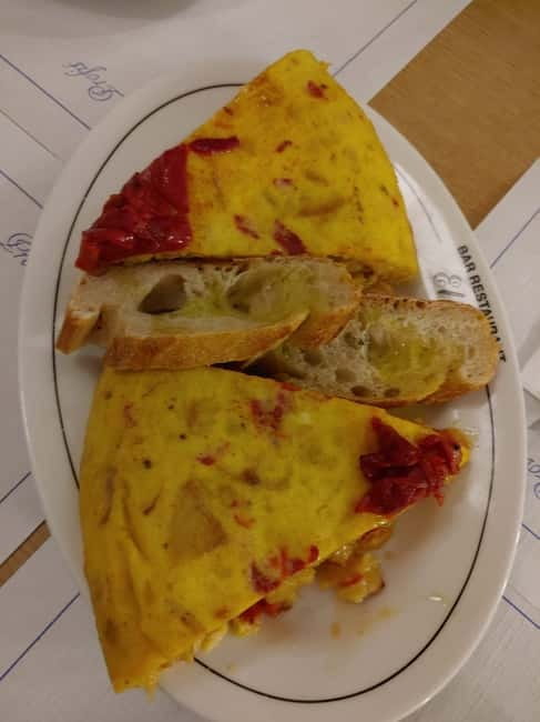 Top Tours Barcelona - Tapas Tour Barcelona - The extras: photos, souvenirs, and a recommendation list you can actually use