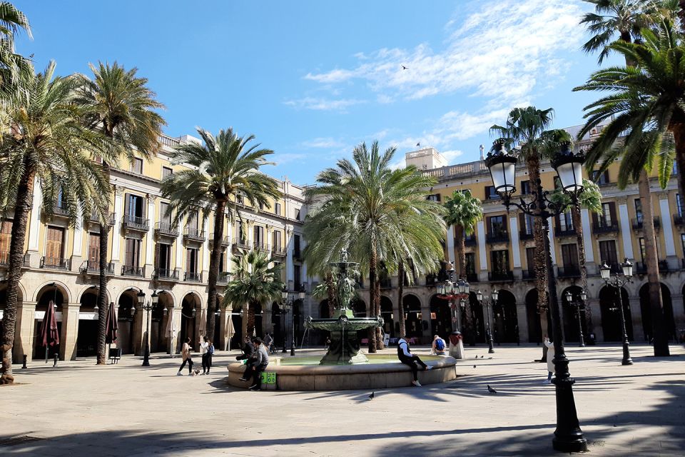 Walking Tour Gothic Quarter and Ramblas+Boat Trip - Weather, Footwear, and Pace: How to Prep Like a Pro